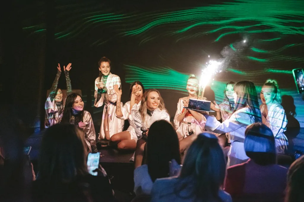 Авторский перформанс с живой музыкой «По любви»